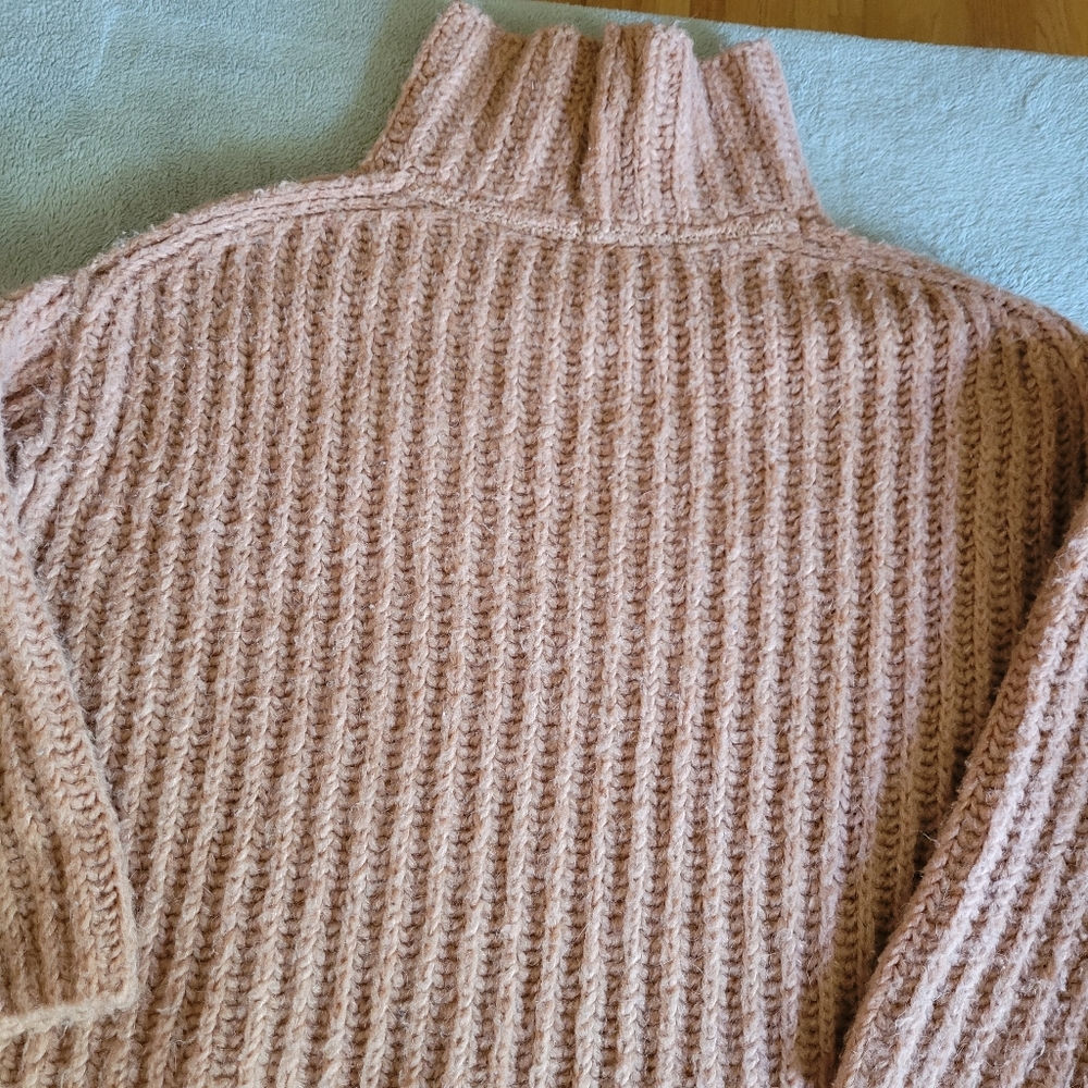 Free People Fluffy Fox chunky knit turtleneck sweater size medium - Picture 8 of 12